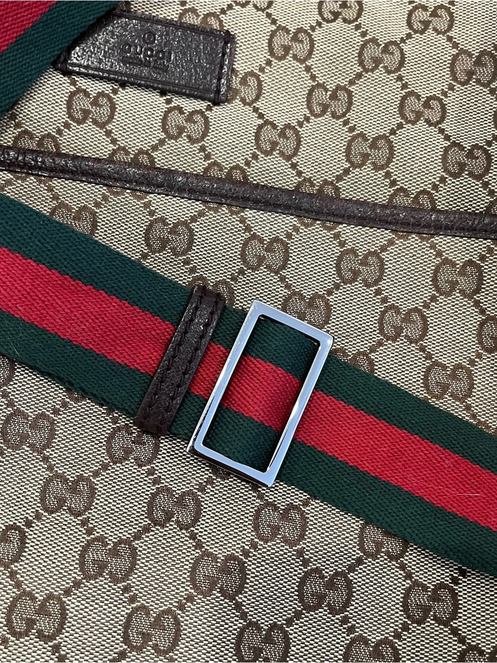 Gucci Brown GG Supreme Canvas Messenger Tote with Green and Red Web Detail - Picture 3 of 13